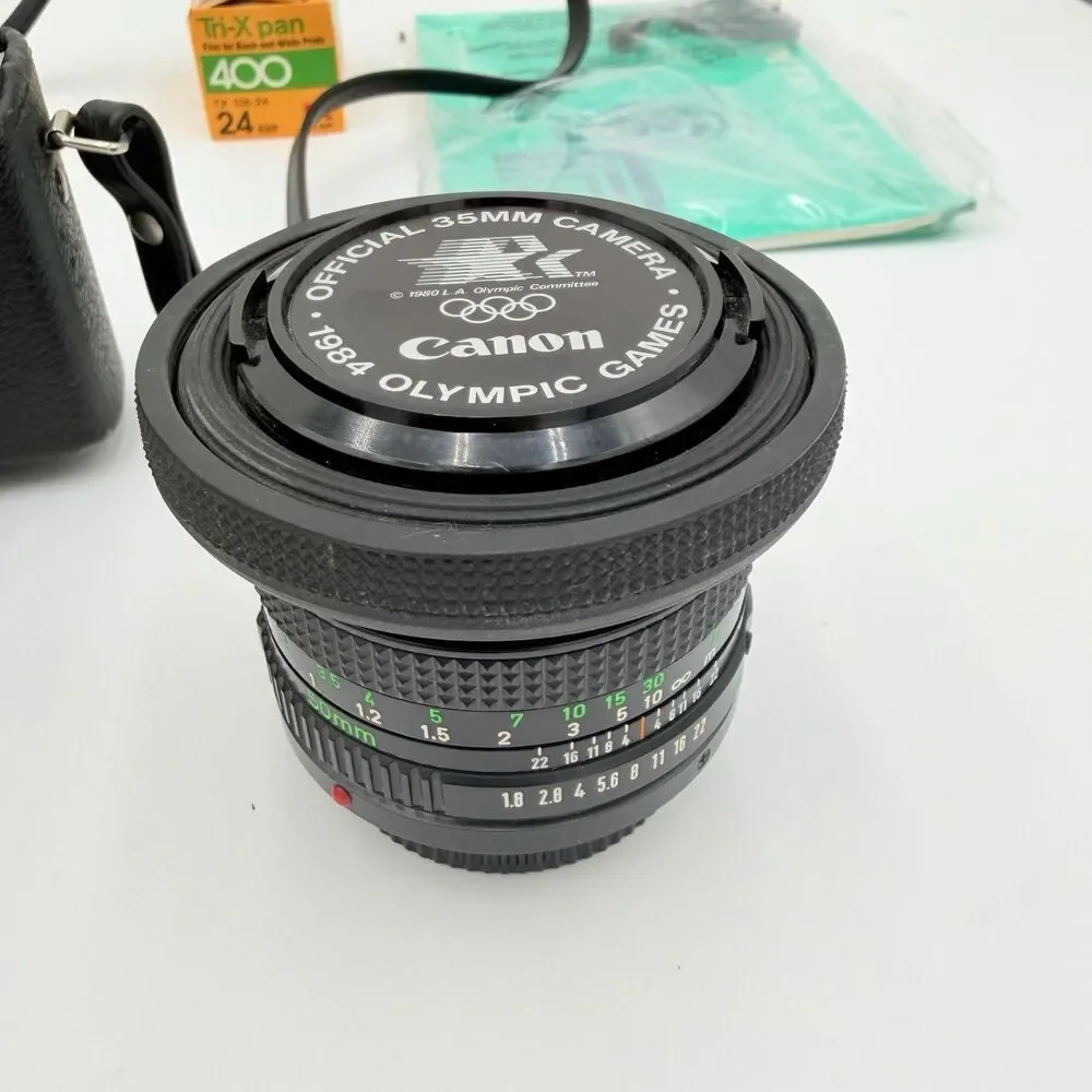 Petri FT II 35mm SLR Camera Kit CANON FD Lens 55mm f/1.8 Flash Case Key
